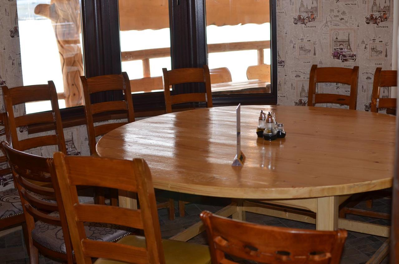 Taverna Ceahlau ดูเรา ภายนอก รูปภาพ